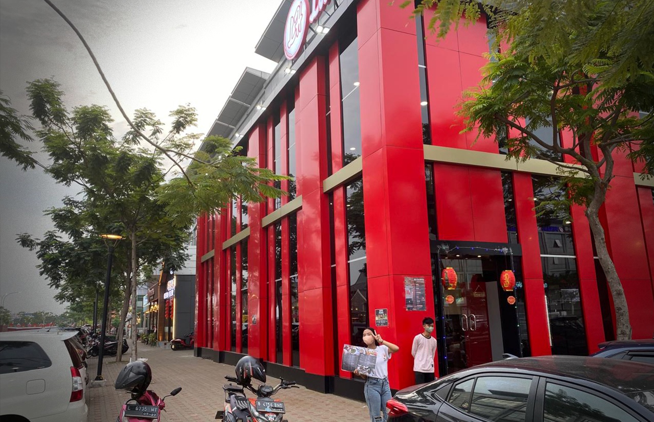 Open farms and client relations